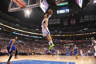 Illustration for article titled A Baseline's-Eye View Of Blake Griffin Dunking All Over The Knicks